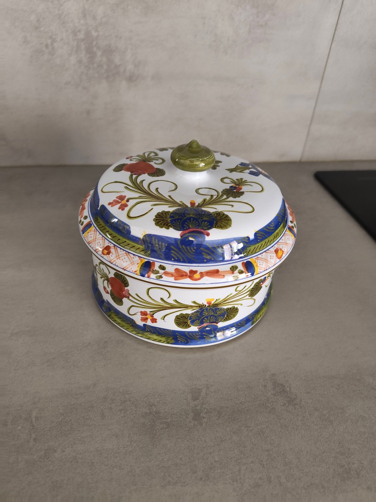 Vintage Italian Hand-Painted Majolica Ceramic Set – Faenza Style Decorative Collection — photo 16
