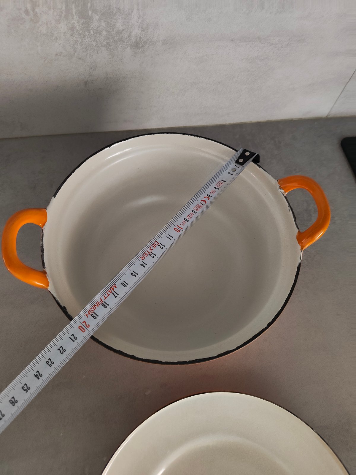 Vintage Le Creuset Cast Iron Casserole Dish – Model 20 – Made in France (1960–1970) — photo 3