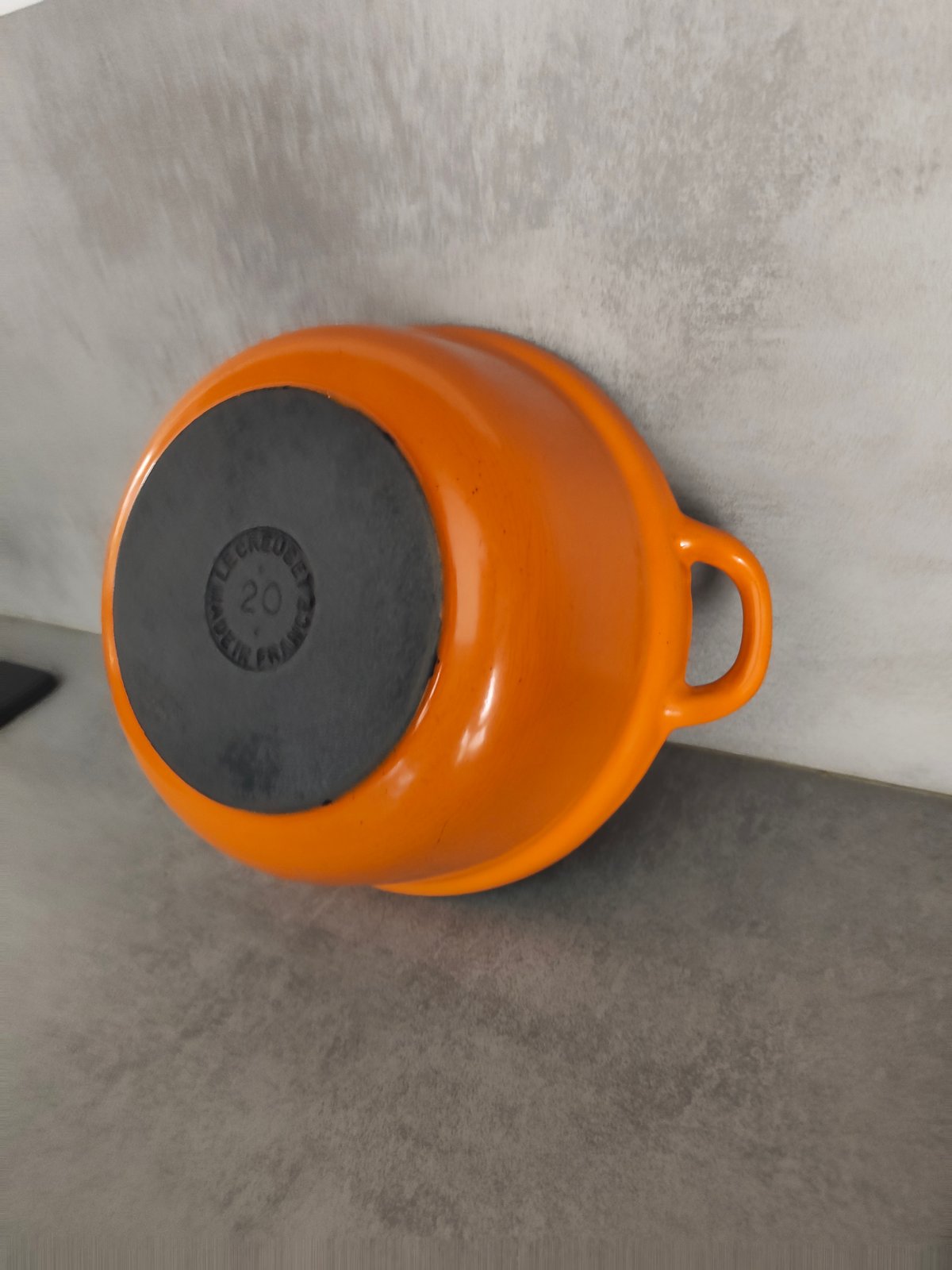 Vintage Le Creuset Cast Iron Casserole Dish – Model 20 – Made in France (1960–1970) — photo 7