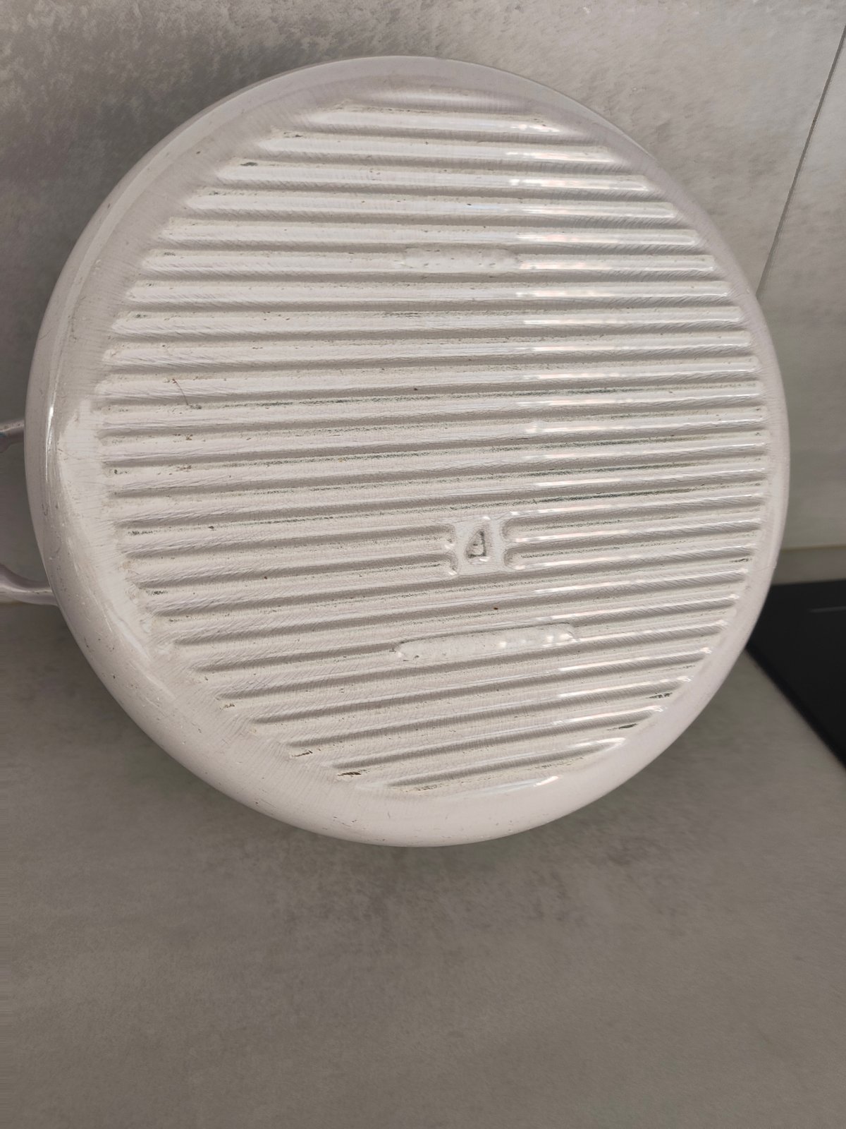 Vintage Le Creuset Cast Iron Cocotte – Rare Floral Daisy Design – Made in France — photo 11
