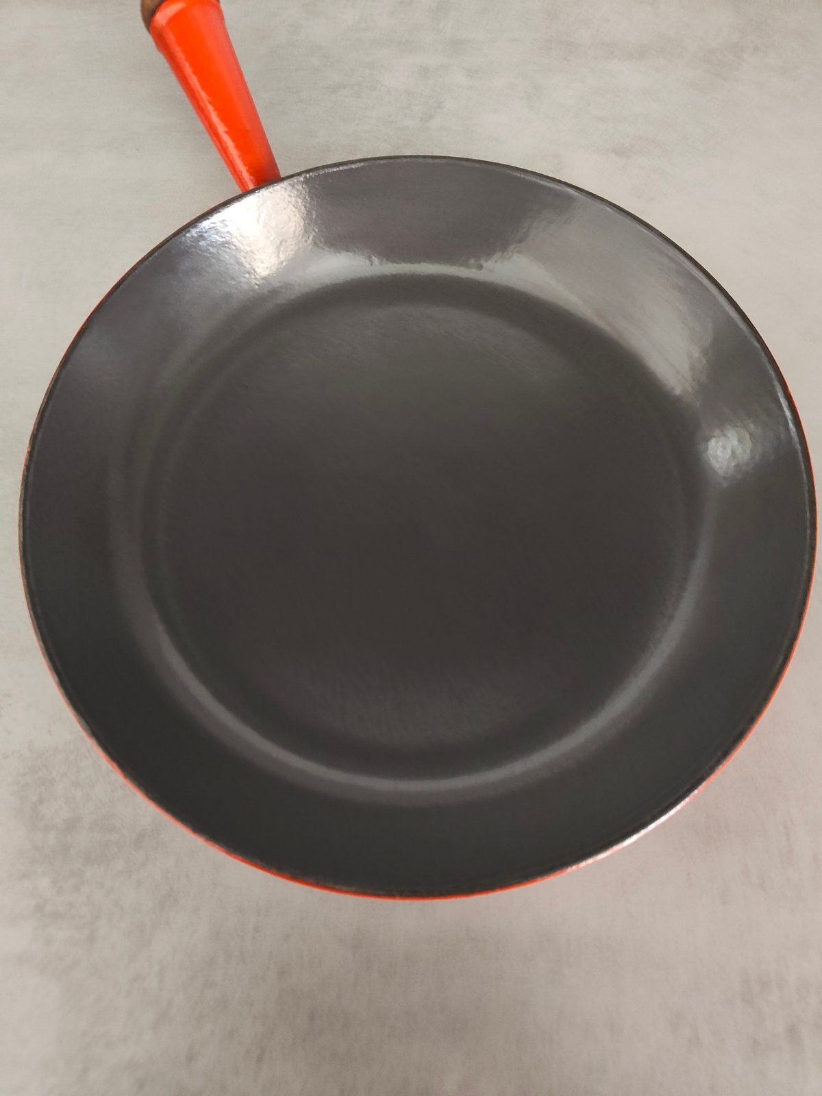 Vintage Le Creuset Cast Iron Skillet / Frying Pan – Flame Red – Wooden Handle – Made in France — photo 6