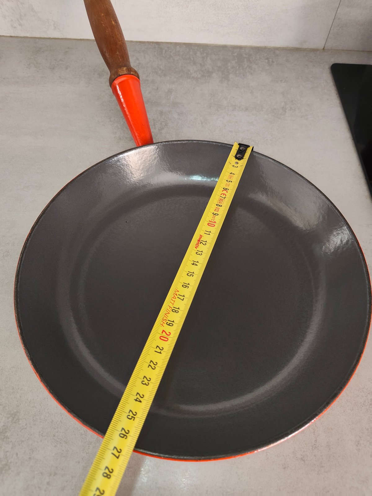 Vintage Le Creuset Cast Iron Skillet / Frying Pan – Flame Red – Wooden Handle – Made in France — photo 11