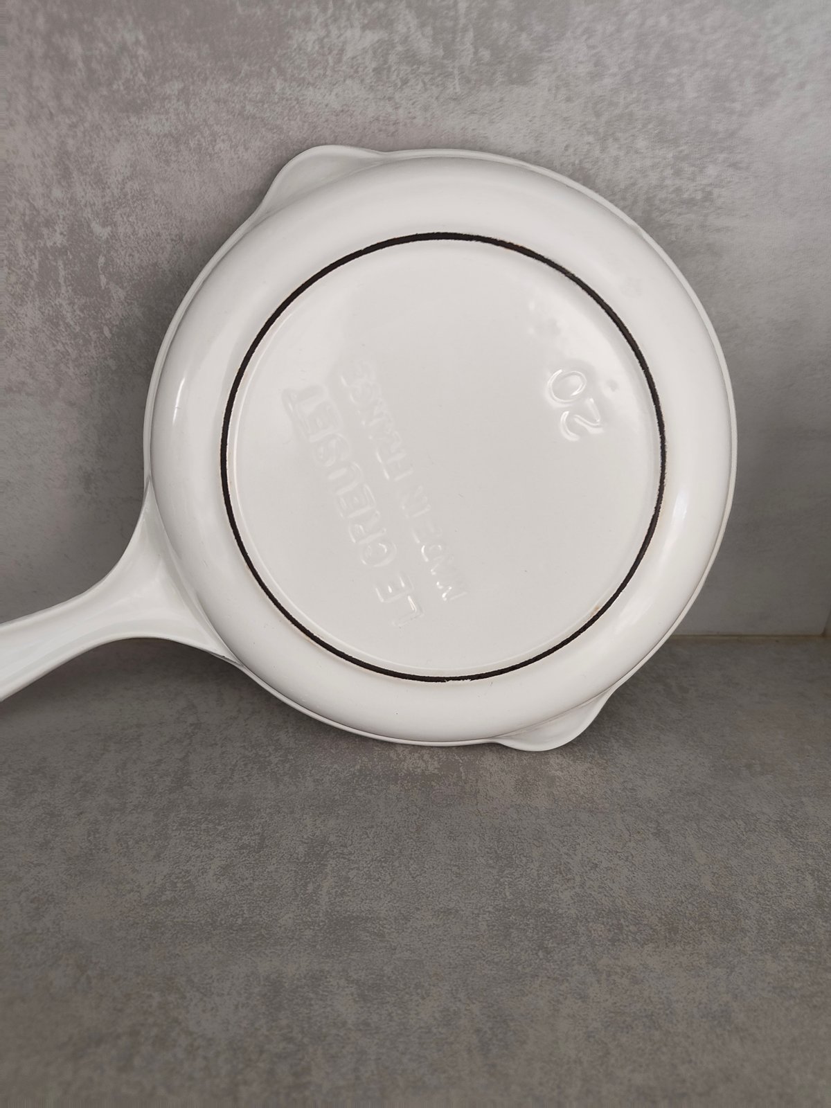 Vintage Le Creuset Cast Iron Skillet – White Enamel – Size 20 — photo 2