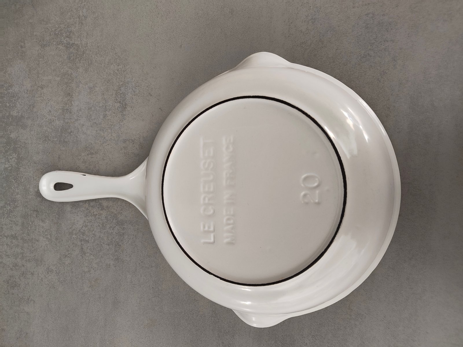 Vintage Le Creuset Cast Iron Skillet – White Enamel – Size 20 — photo 3