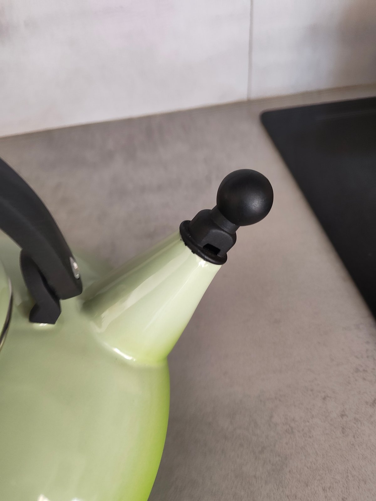 Vintage Le Creuset Enamel Kettle – Soft Green / Lime Gradient – 1.5L — photo 5