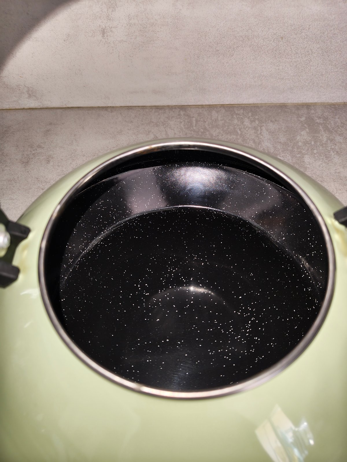 Vintage Le Creuset Enamel Kettle – Soft Green / Lime Gradient – 1.5L — photo 13