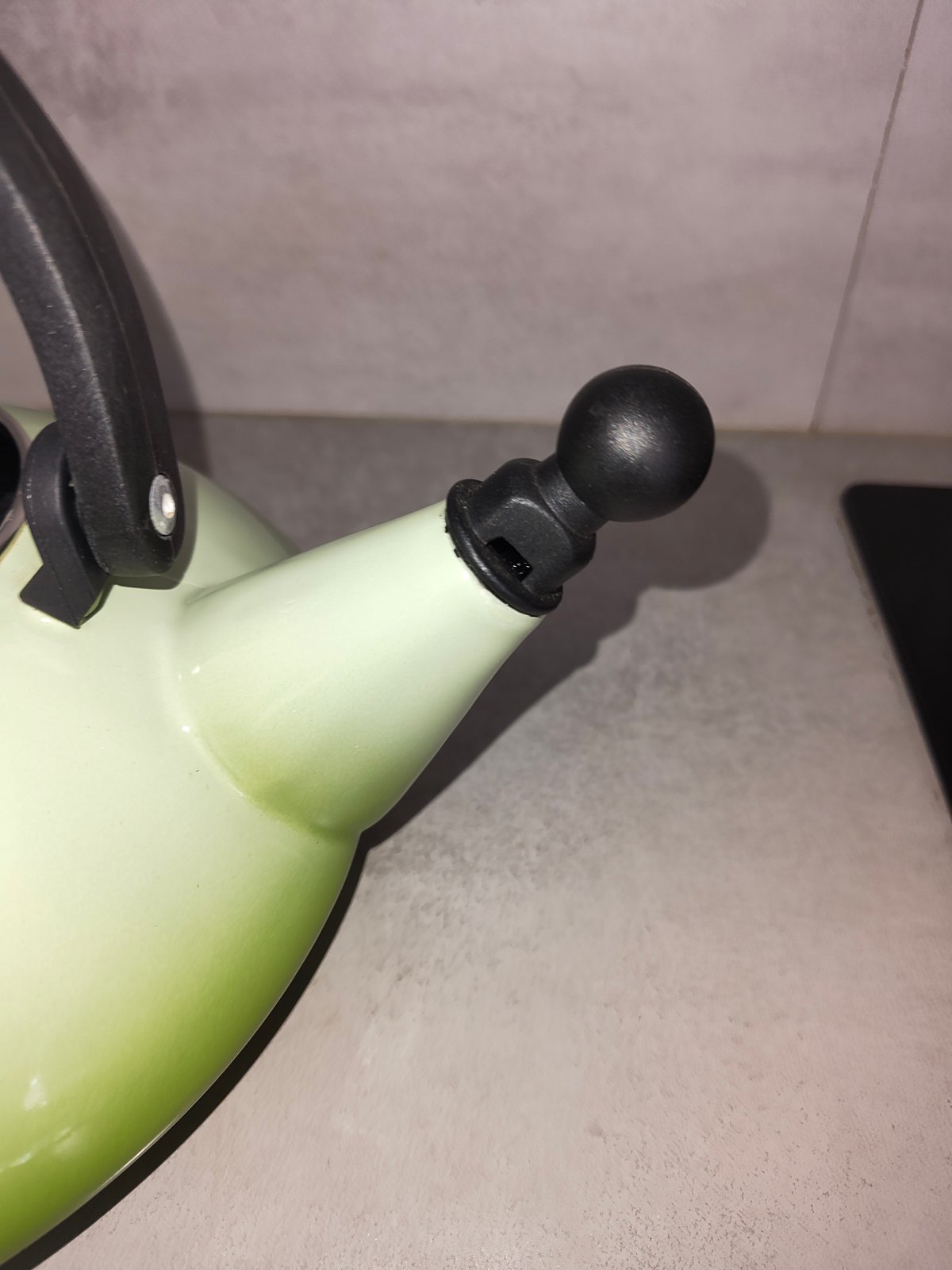 Vintage Le Creuset Enamel Kettle – Soft Green / Lime Gradient – 1.5L — photo 14