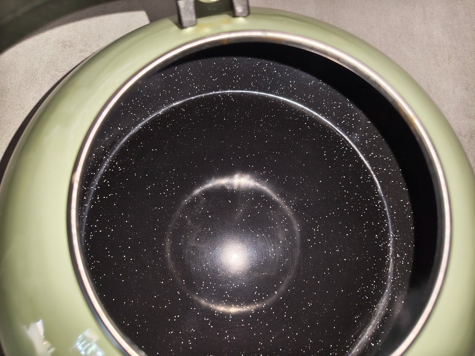Vintage Le Creuset Enamel Kettle – Soft Green / Lime Gradient – 1.5L — photo 15