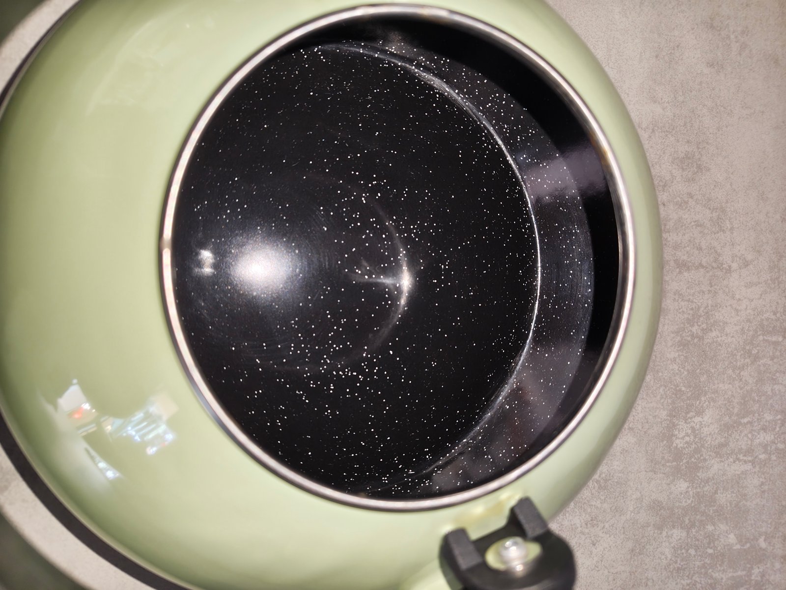 Vintage Le Creuset Enamel Kettle – Soft Green / Lime Gradient – 1.5L — photo 16