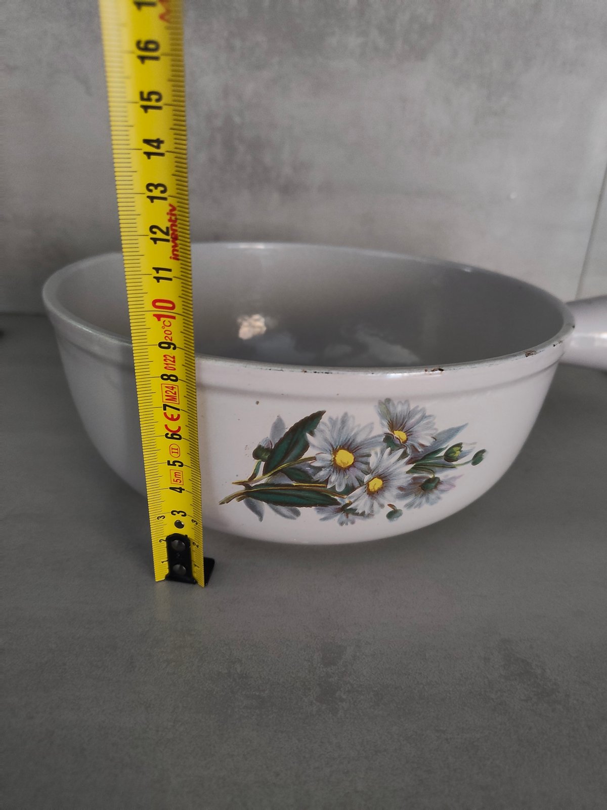 Vintage Le Creuset Enamel Saucepan – Rare Floral Daisy Pattern – French Cast Iron – 1970s Retro Kitchen — photo 13