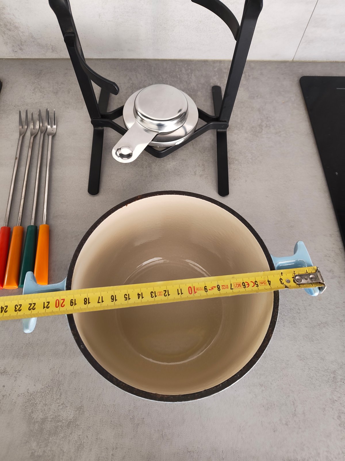 Vintage Le Creuset “La Mama” Fondue Set – Designed by Enzo Mari – Enameled Cast Iron – Made in France — photo 4