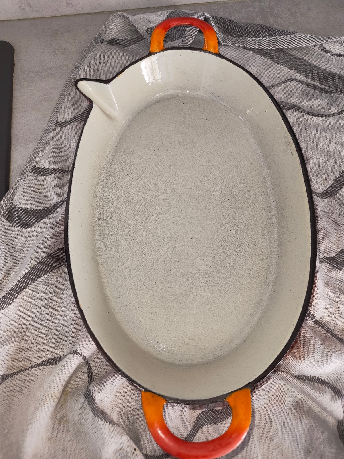 Vintage Le Creuset Oval Cast Iron Dish – Orange – Made in France – Rare Piece — photo 2