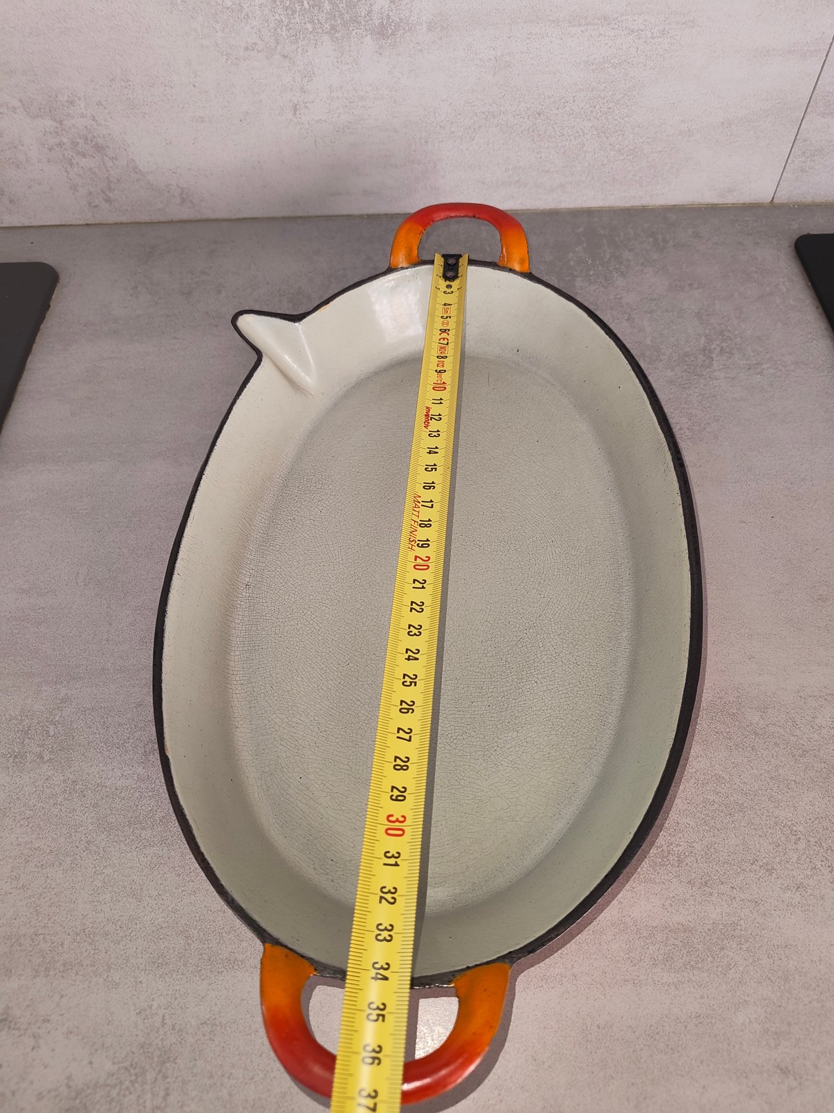 Vintage Le Creuset Oval Cast Iron Dish – Orange – Made in France – Rare Piece — photo 4