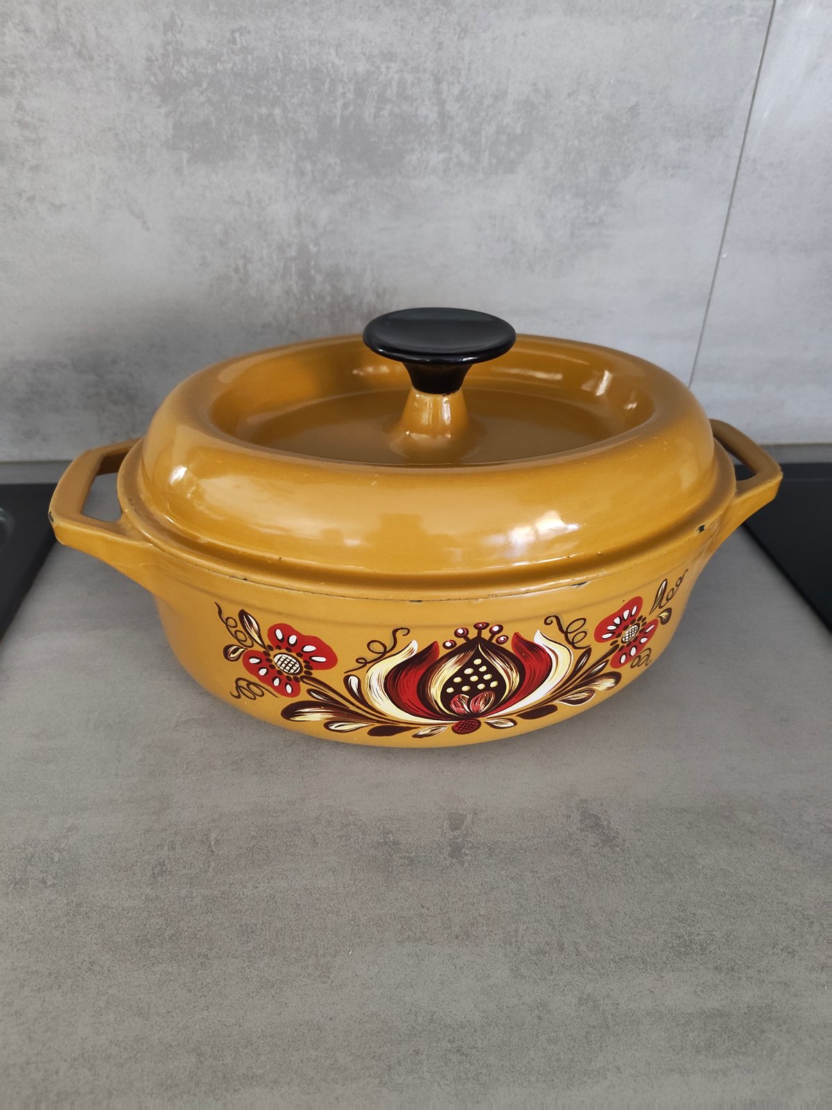 Vintage Nomar Cast Iron Cocotte – Rare French Enamel Oval Dutch Oven – Staub Group – 1970s Floral Design — photo 11