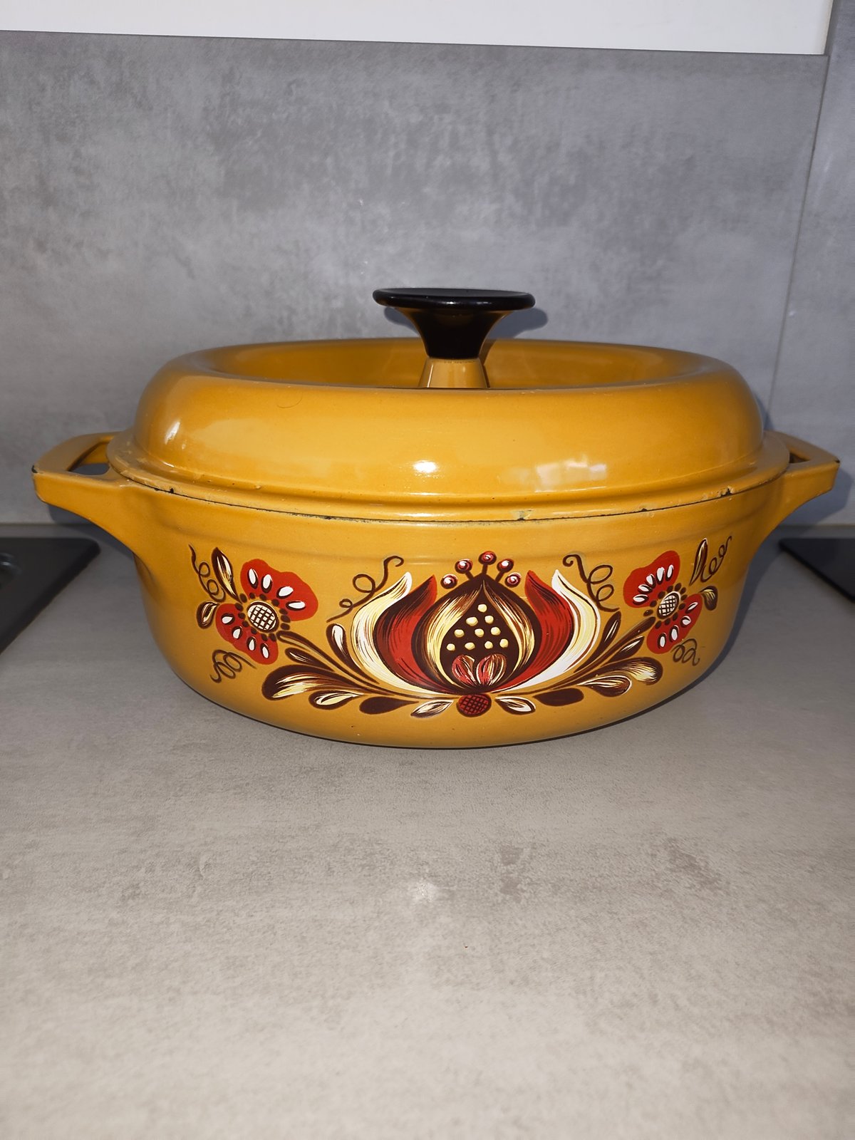 Vintage Nomar Cast Iron Cocotte – Rare French Enamel Oval Dutch Oven – Staub Group – 1970s Floral Design