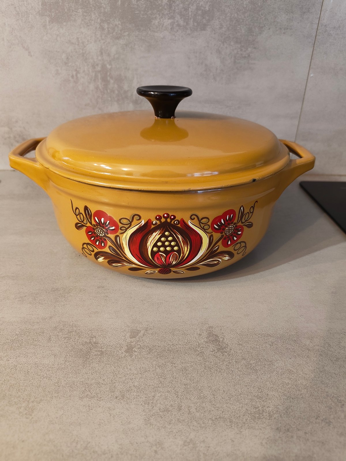 Vintage Nomar Cast Iron Cocotte – Rare Round French Dutch Oven – Staub Group – 1970s Floral Enamel — photo 8