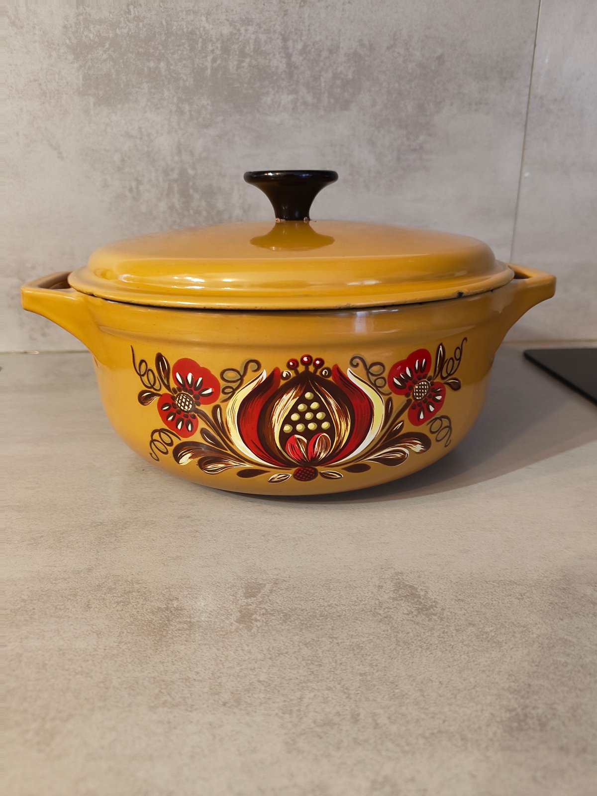 Vintage Nomar Cast Iron Cocotte – Rare Round French Dutch Oven – Staub Group – 1970s Floral Enamel