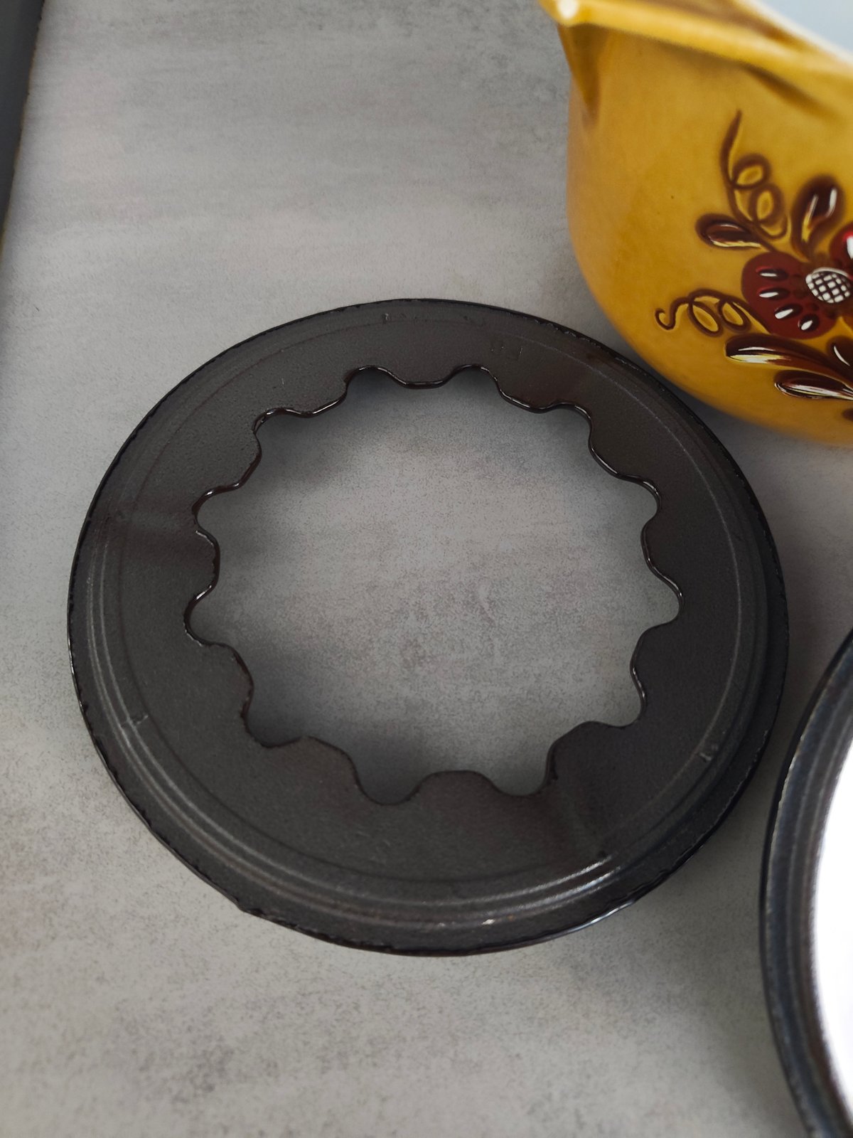 Vintage Nomar Cast Iron Poêlon – Rare Floral Folk Pattern Staub Group – 1970s — photo 3