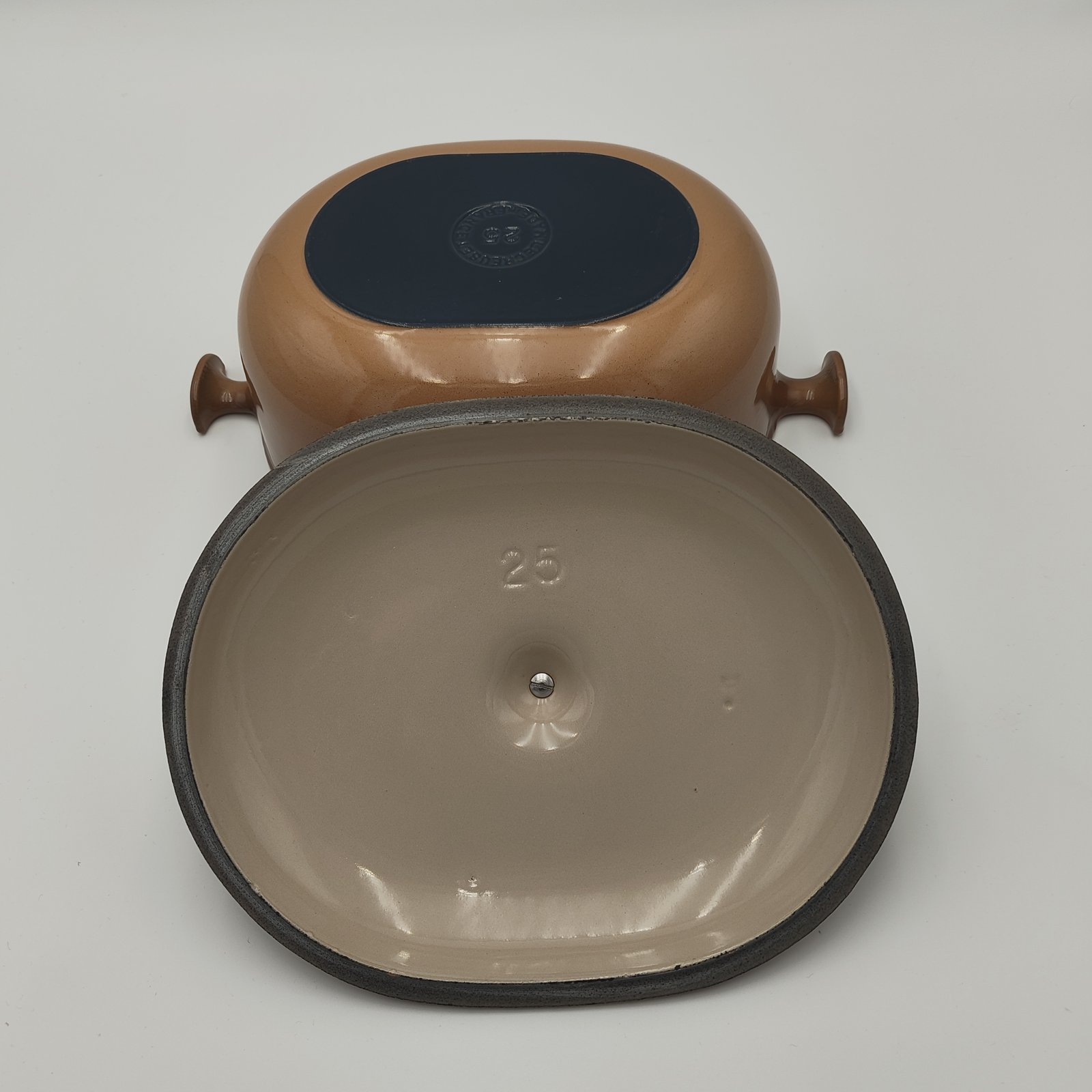 Enzo Mari "Mama" Oval Cocotte, Le Creuset, Enamelled Cast Iron, France — 9