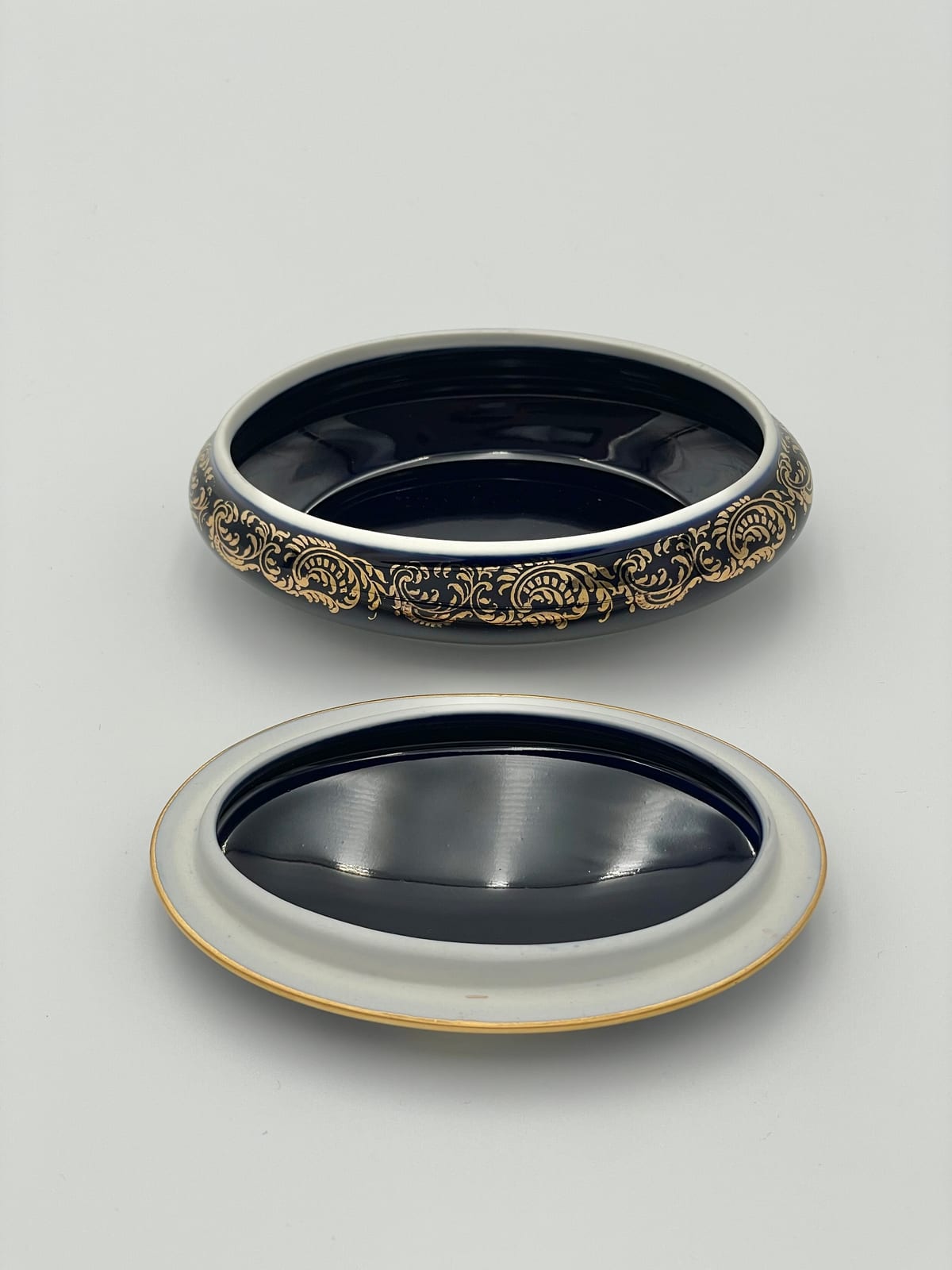 Limoges Castel Cobalt Blue and Gilt Porcelain Oval Box, with Original Box, France — 4
