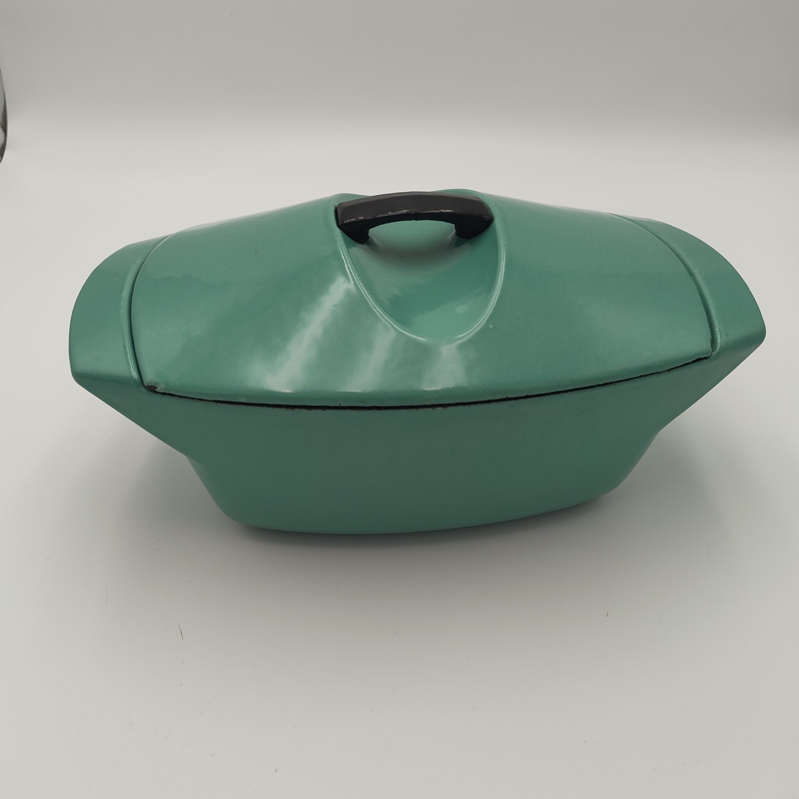 Raymond Loewy La Coquelle Cocotte, Le Creuset, Enamelled Cast Iron, France — 2