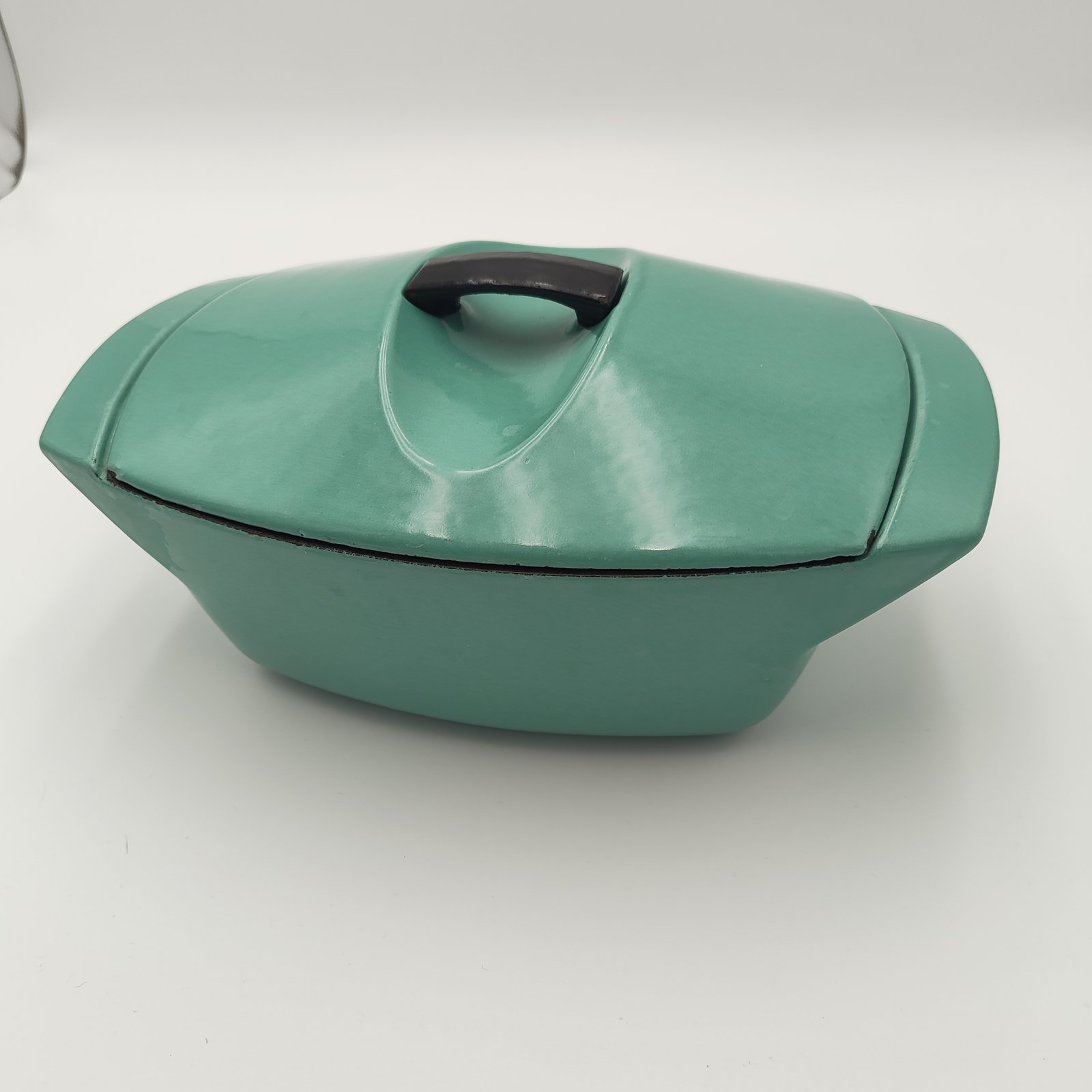 Raymond Loewy La Coquelle Cocotte, Le Creuset, Enamelled Cast Iron, France — 4